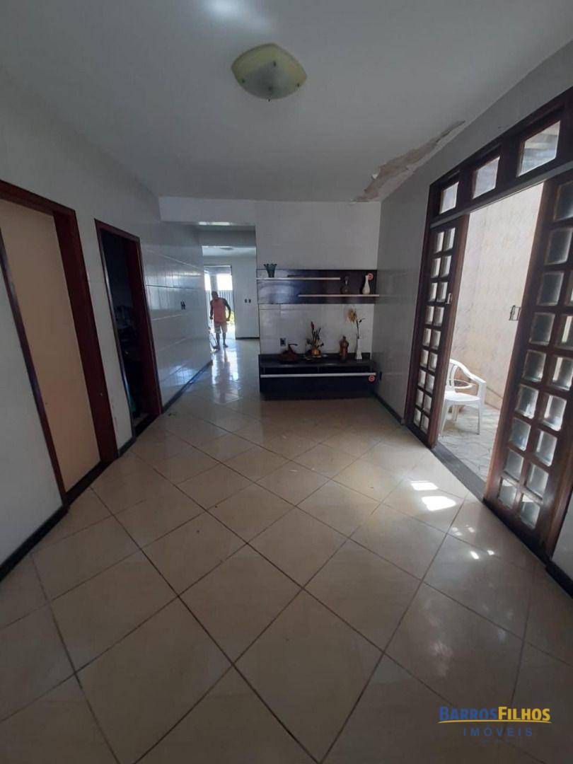 Casa para alugar com 7 quartos, 280M2 - Foto 6