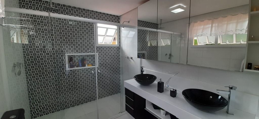 Casa de Condomínio à venda com 4 quartos, 230m² - Foto 22