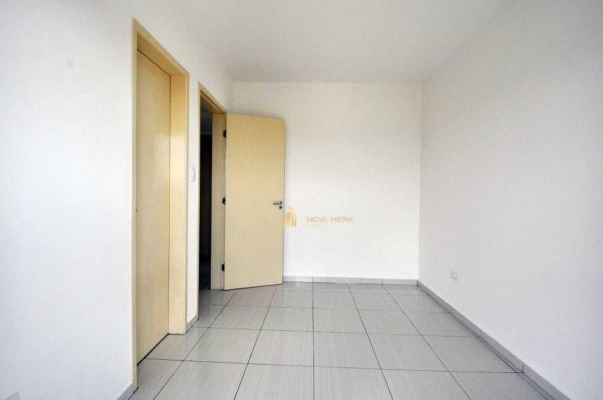 Apartamento à venda com 3 quartos, 75m² - Foto 2