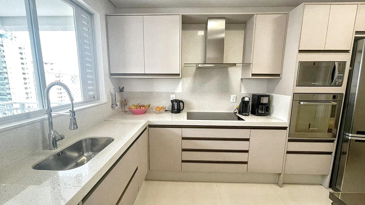 Apartamento à venda com 4 quartos, 167m² - Foto 11