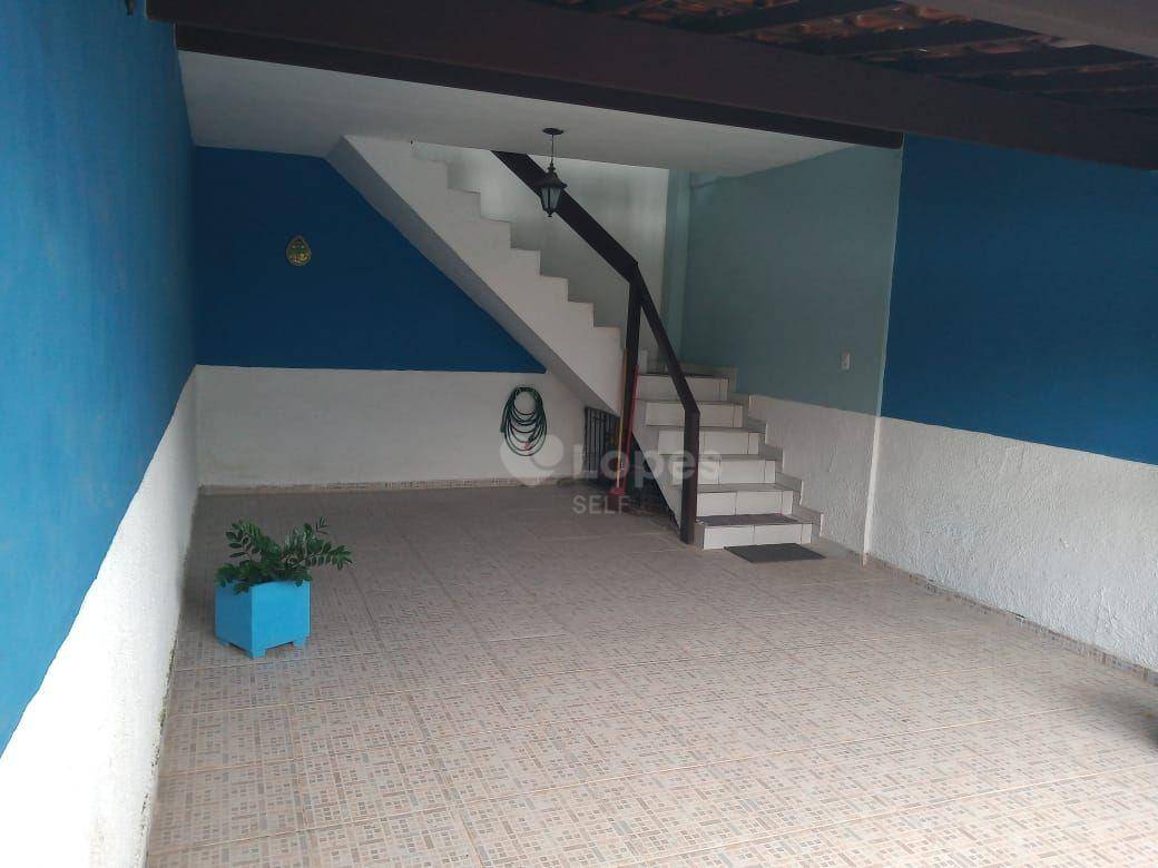 Casa à venda com 2 quartos, 90m² - Foto 2