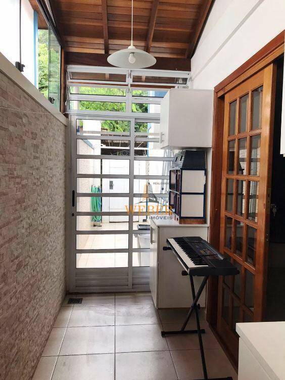 Casa de Condomínio à venda com 3 quartos, 159m² - Foto 4