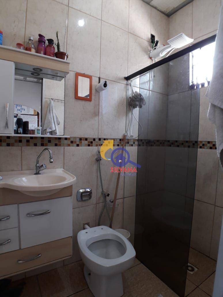 Casa à venda com 3 quartos, 210m² - Foto 11