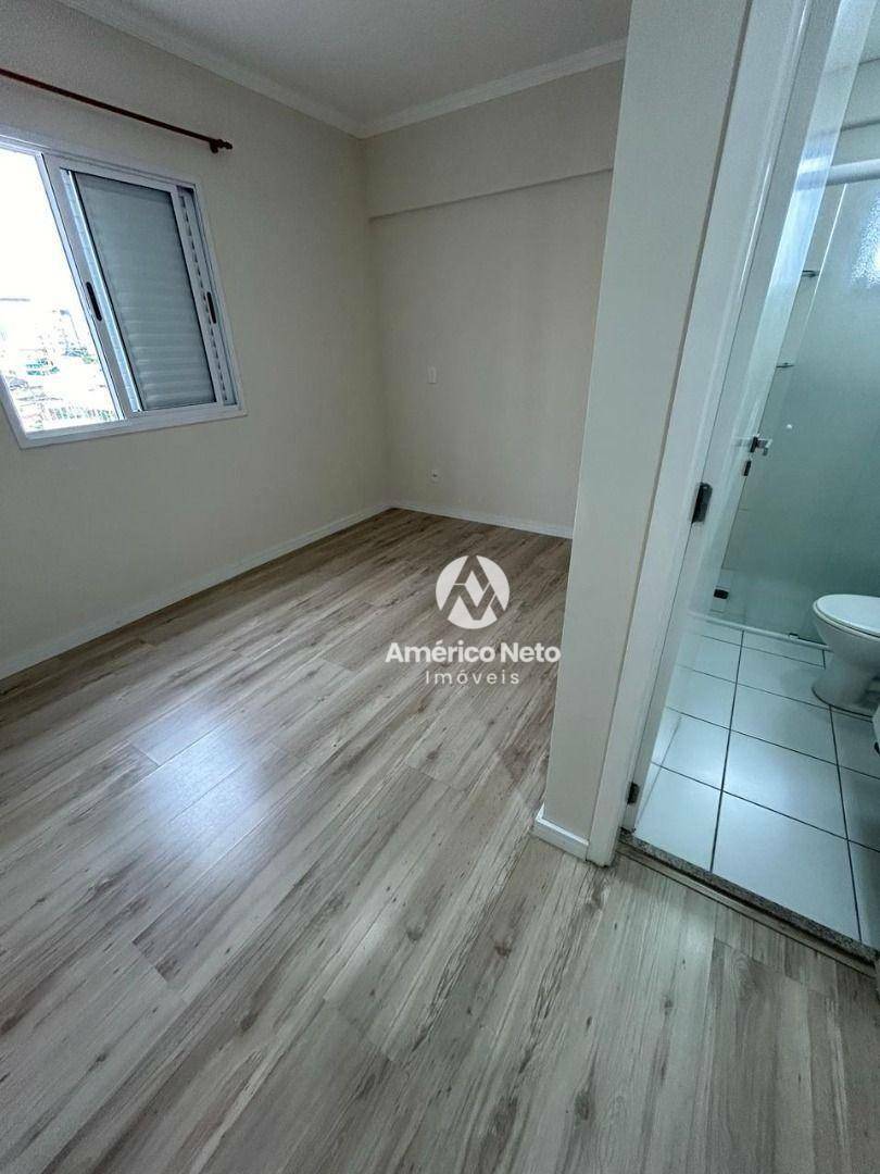 Apartamento para alugar com 2 quartos, 60m² - Foto 11