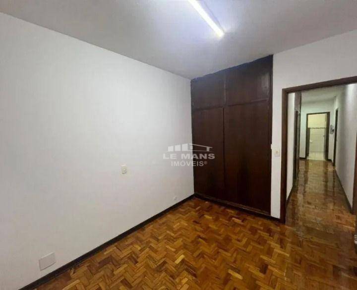 Casa para alugar com 3 quartos, 210m² - Foto 21