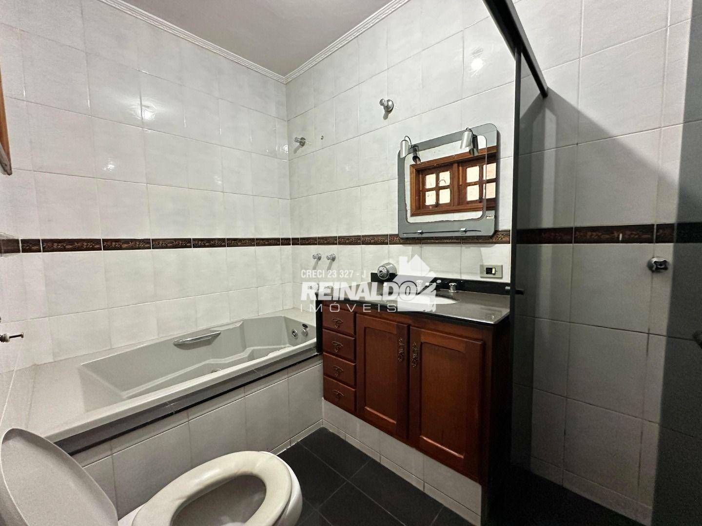 Casa para alugar com 3 quartos, 315m² - Foto 17