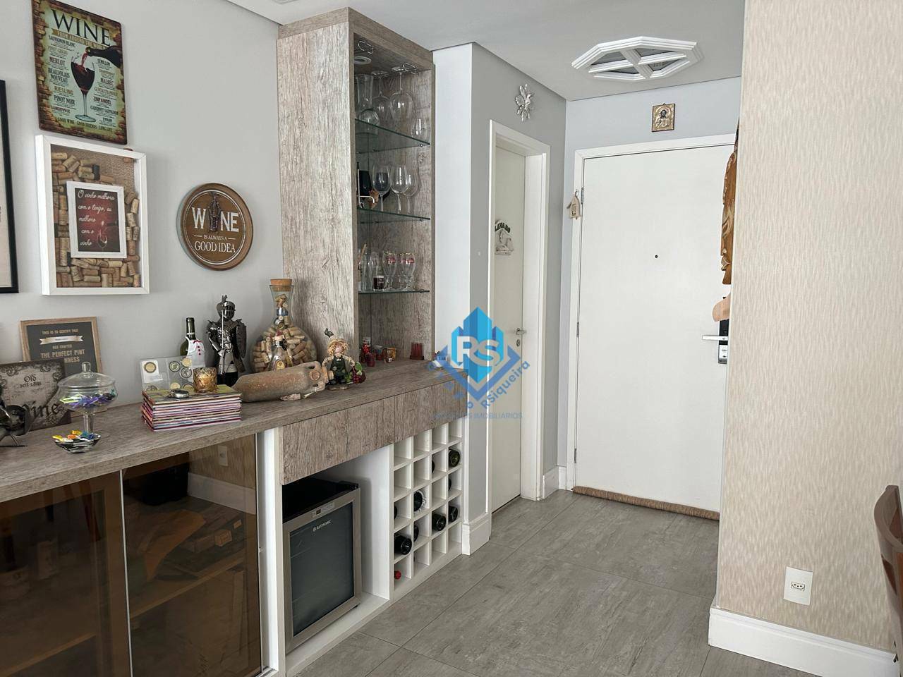 Apartamento à venda com 3 quartos, 162m² - Foto 2