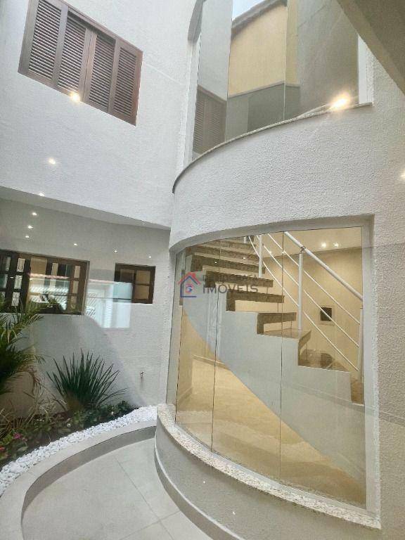 Sobrado à venda com 3 quartos, 210m² - Foto 4