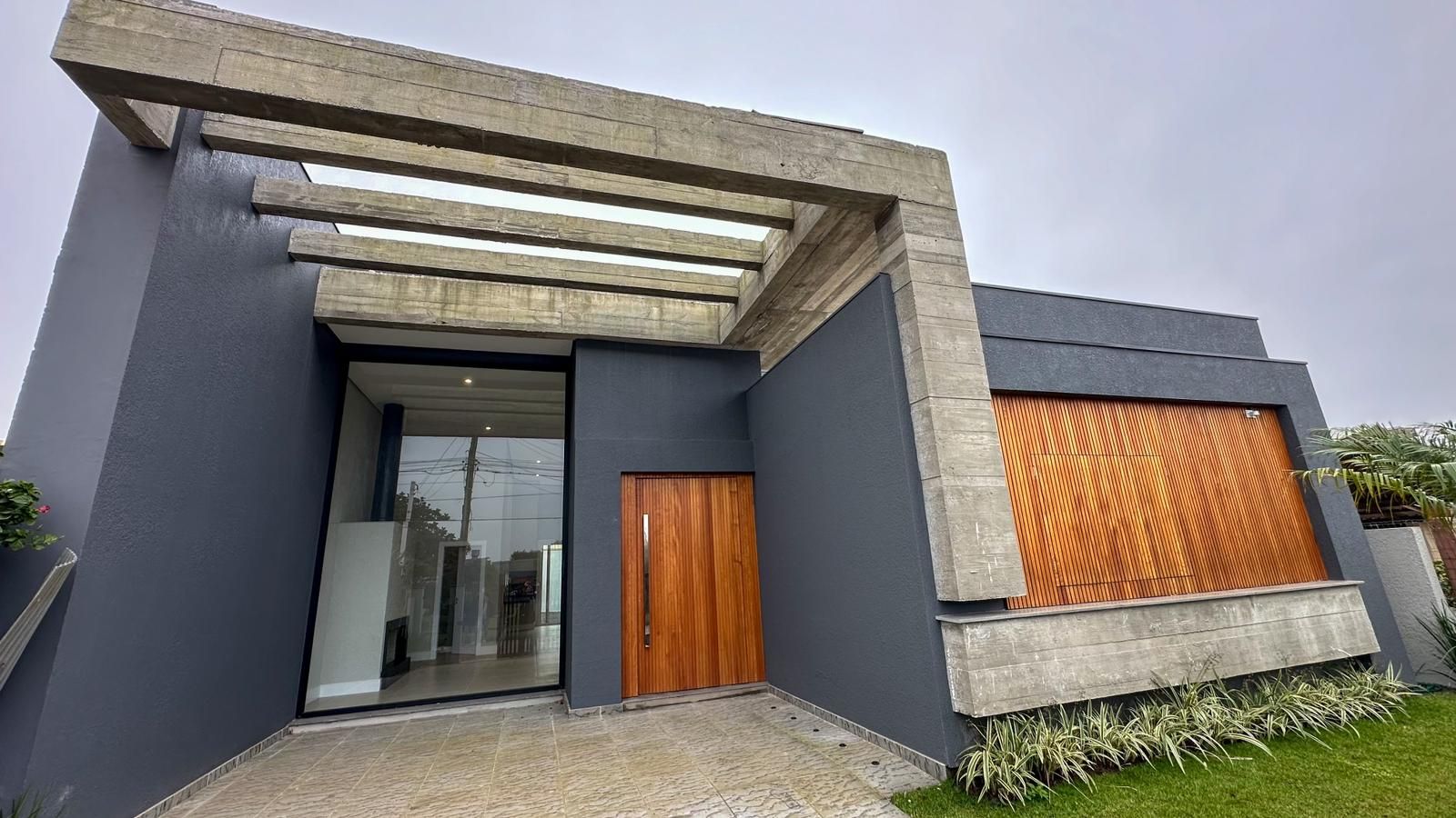 Casa à venda com 4 quartos, 177m² - Foto 2