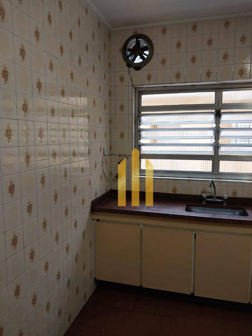 Sobrado à venda e aluguel com 3 quartos, 180m² - Foto 6