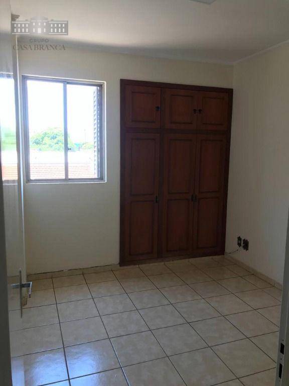 Apartamento à venda com 2 quartos, 74m² - Foto 2