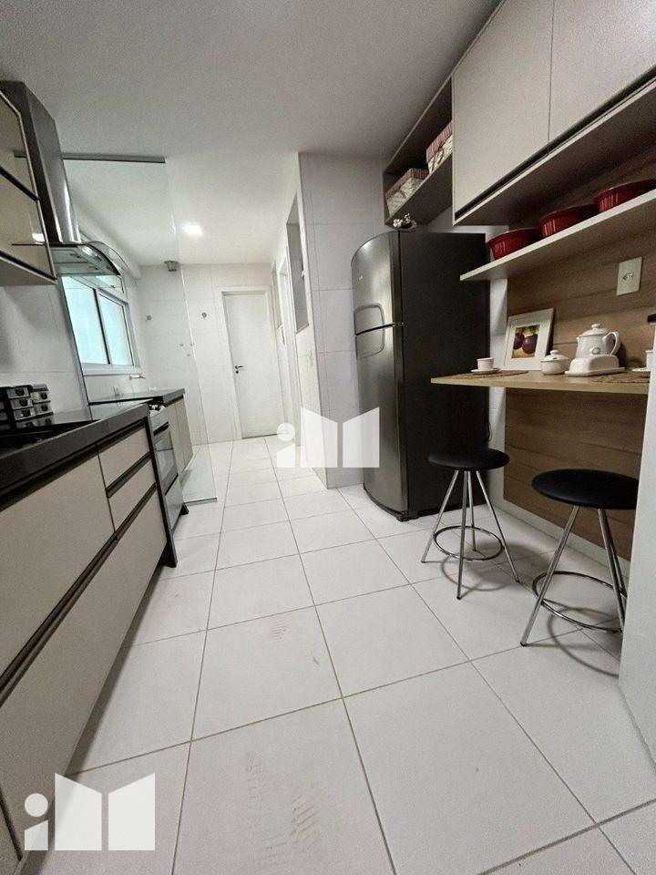 Apartamento à venda com 3 quartos, 96m² - Foto 11