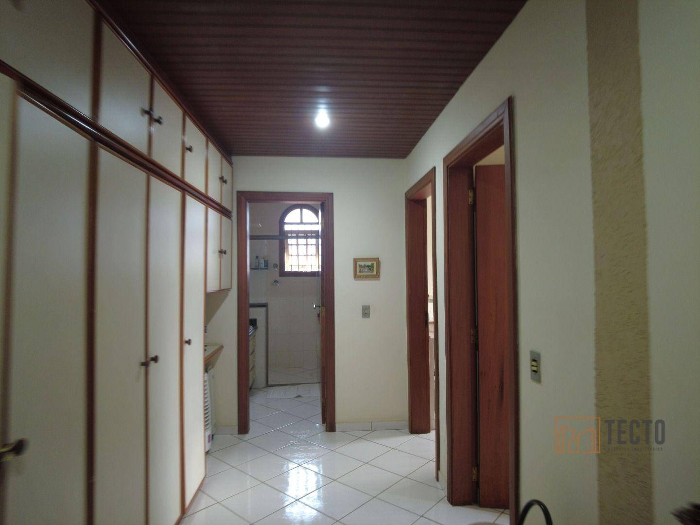 Casa à venda e aluguel com 3 quartos, 384m² - Foto 20