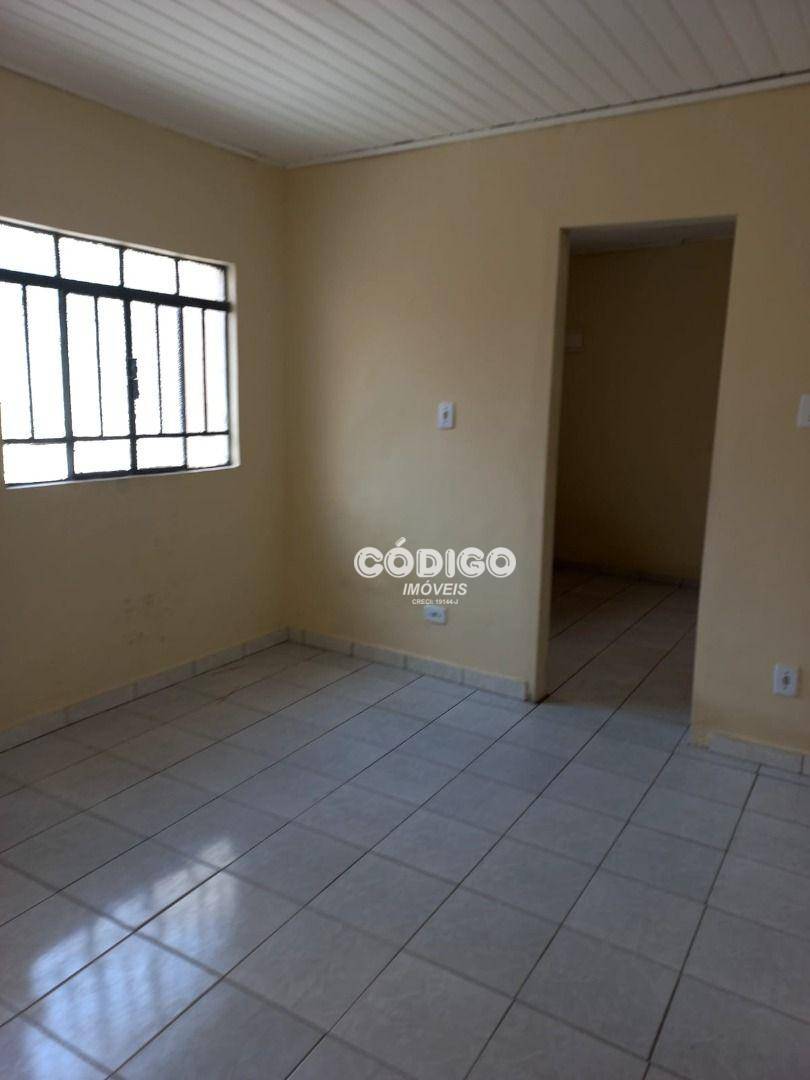 Casa para alugar com 1 quarto, 50m² - Foto 3