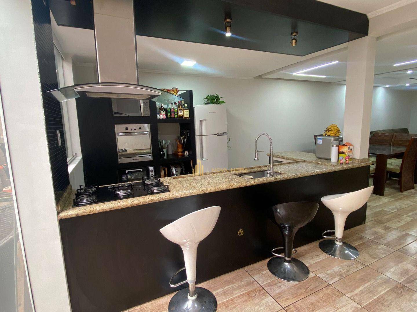 Sobrado à venda com 3 quartos, 153m² - Foto 2