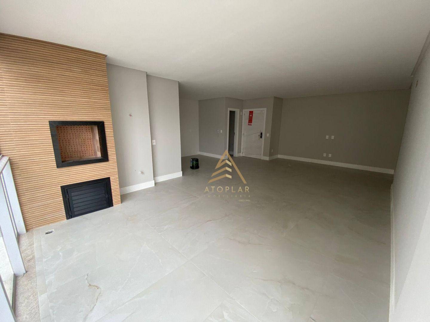 Apartamento à venda com 3 quartos, 130m² - Foto 4