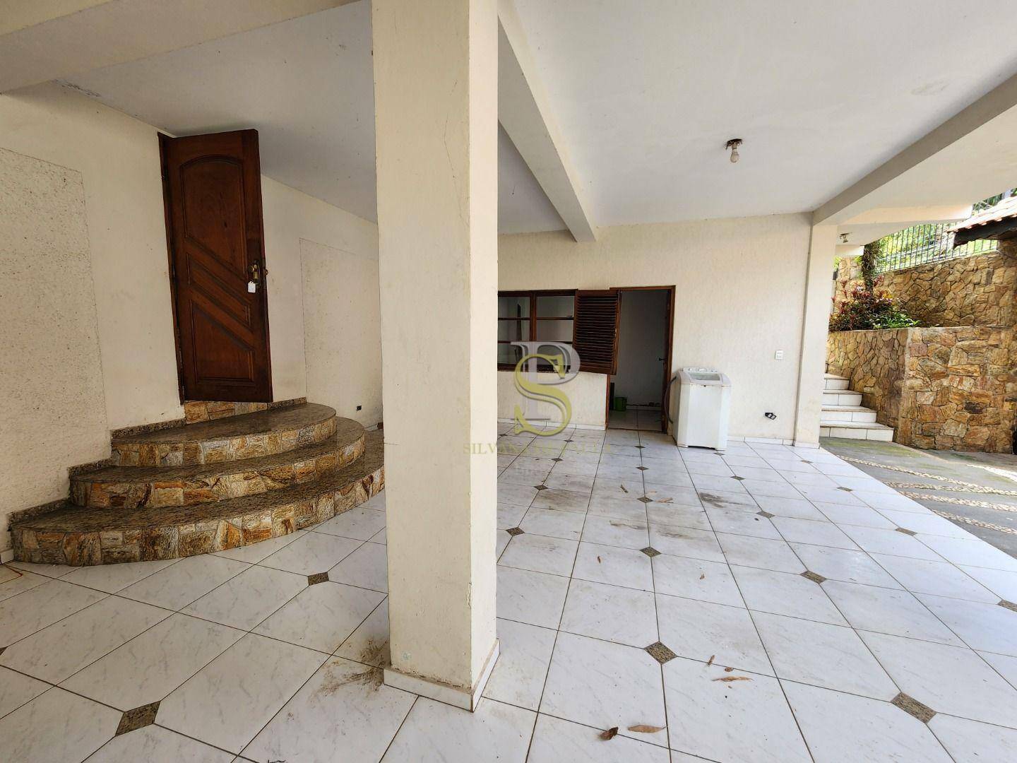 Casa à venda com 3 quartos, 350m² - Foto 4