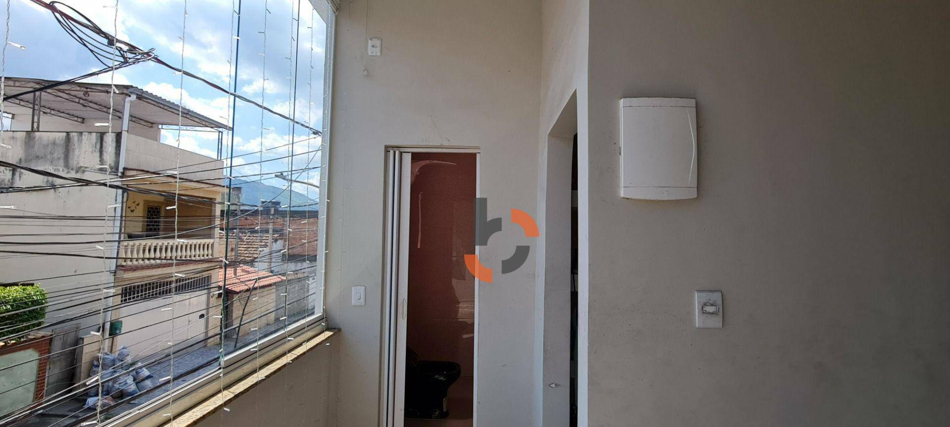 Casa à venda com 3 quartos, 241m² - Foto 9