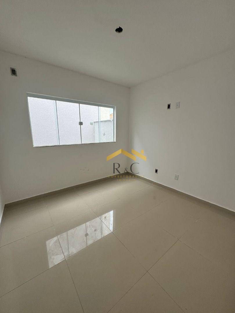 Casa à venda com 2 quartos, 62m² - Foto 11