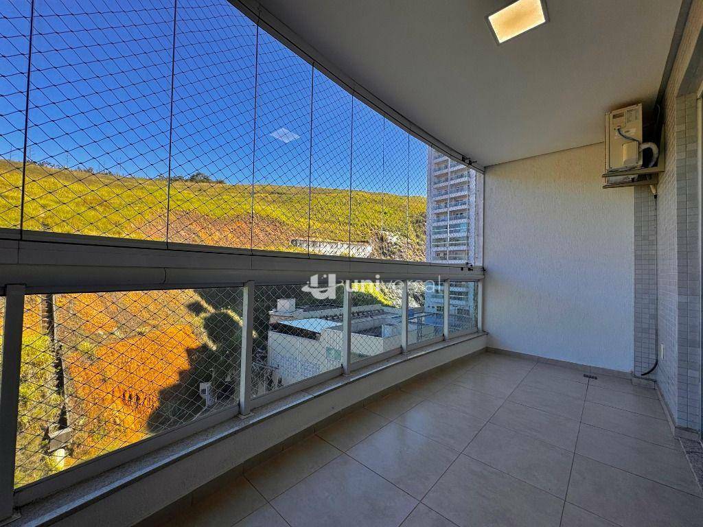 Apartamento à venda com 4 quartos, 208m² - Foto 17