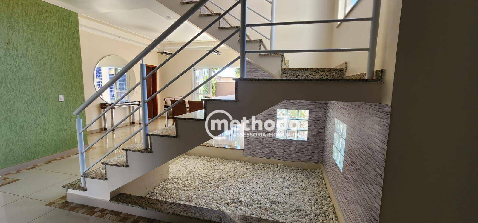 Casa à venda com 4 quartos, 330m² - Foto 7