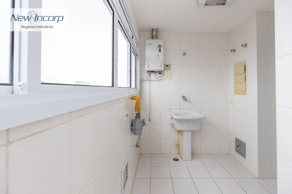 Apartamento à venda com 3 quartos, 227m² - Foto 17