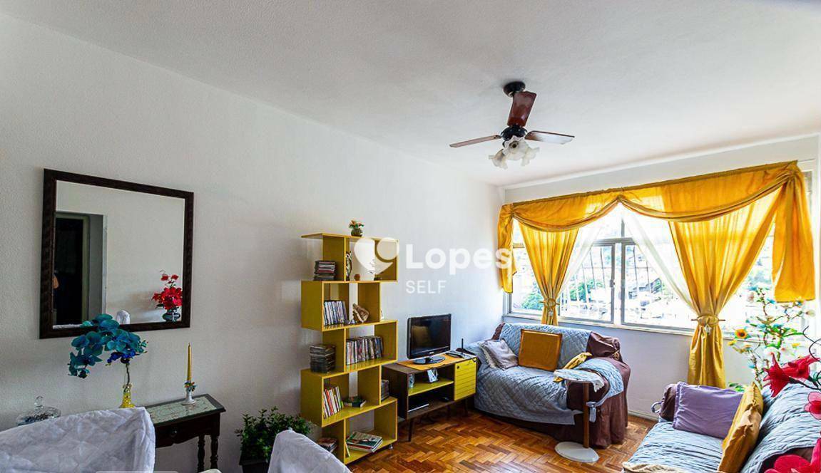 Apartamento à venda com 2 quartos, 70m² - Foto 1