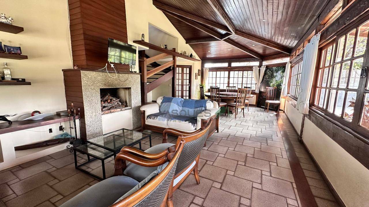 Casa à venda com 4 quartos, 371m² - Foto 5