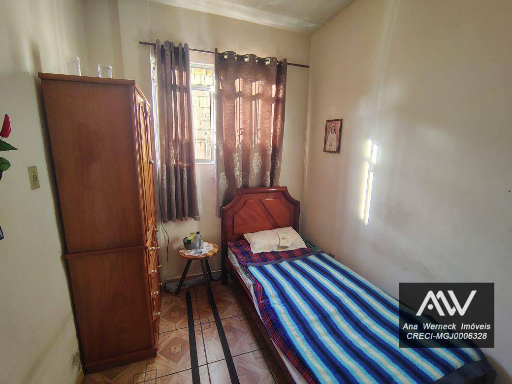 Casa à venda com 8 quartos, 220m² - Foto 13