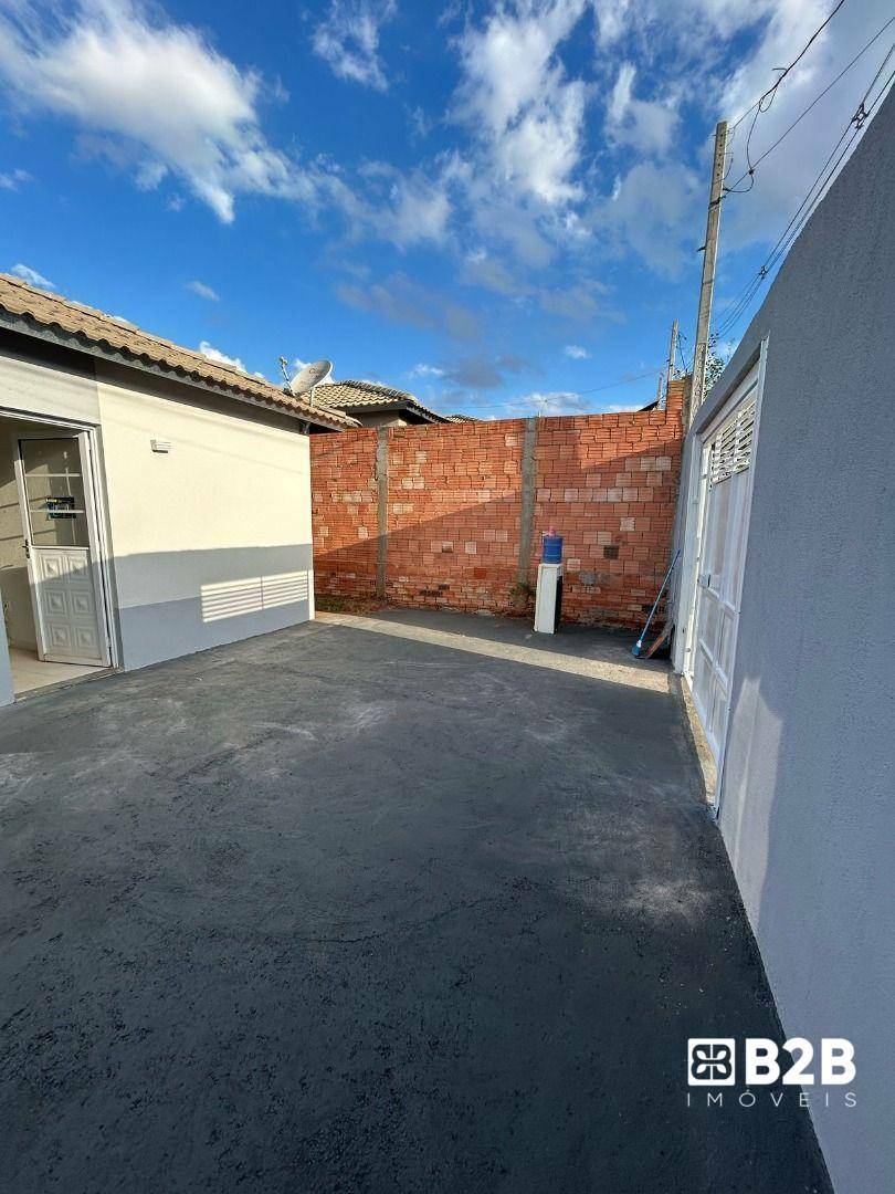 Casa à venda com 2 quartos, 45m² - Foto 2