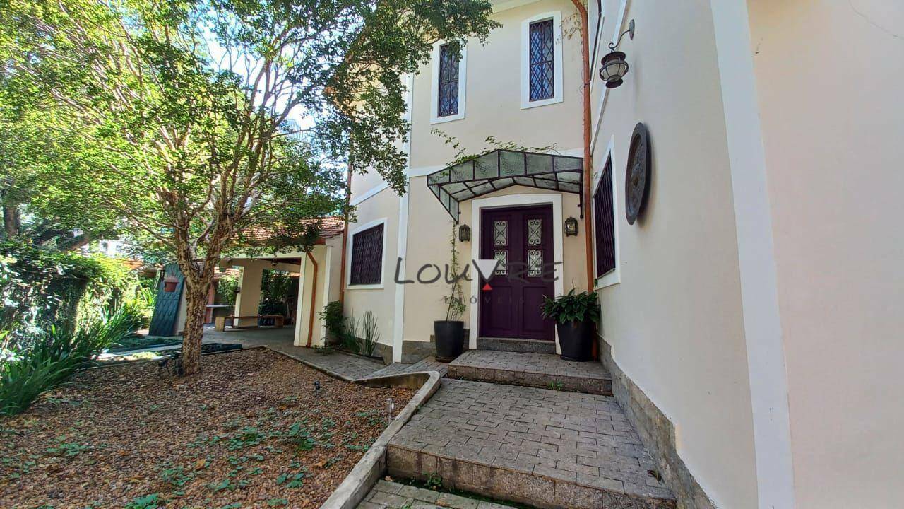 Casa para alugar com 3 quartos, 195m² - Foto 1