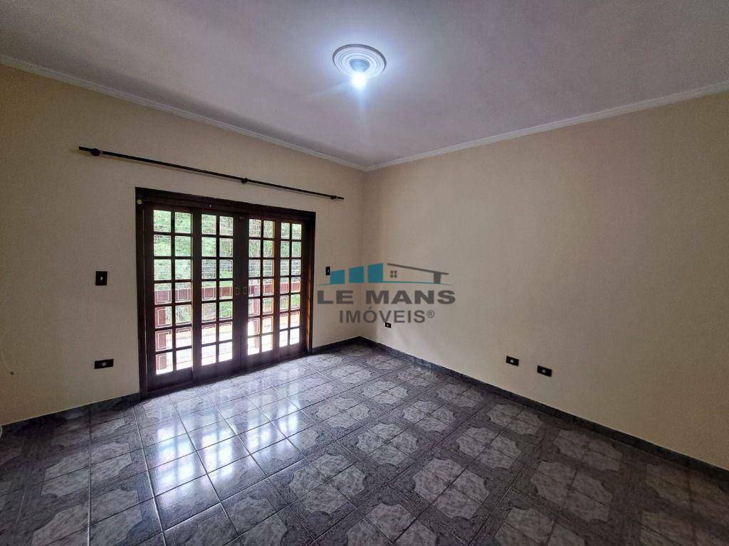 Casa para alugar com 4 quartos, 150m² - Foto 21