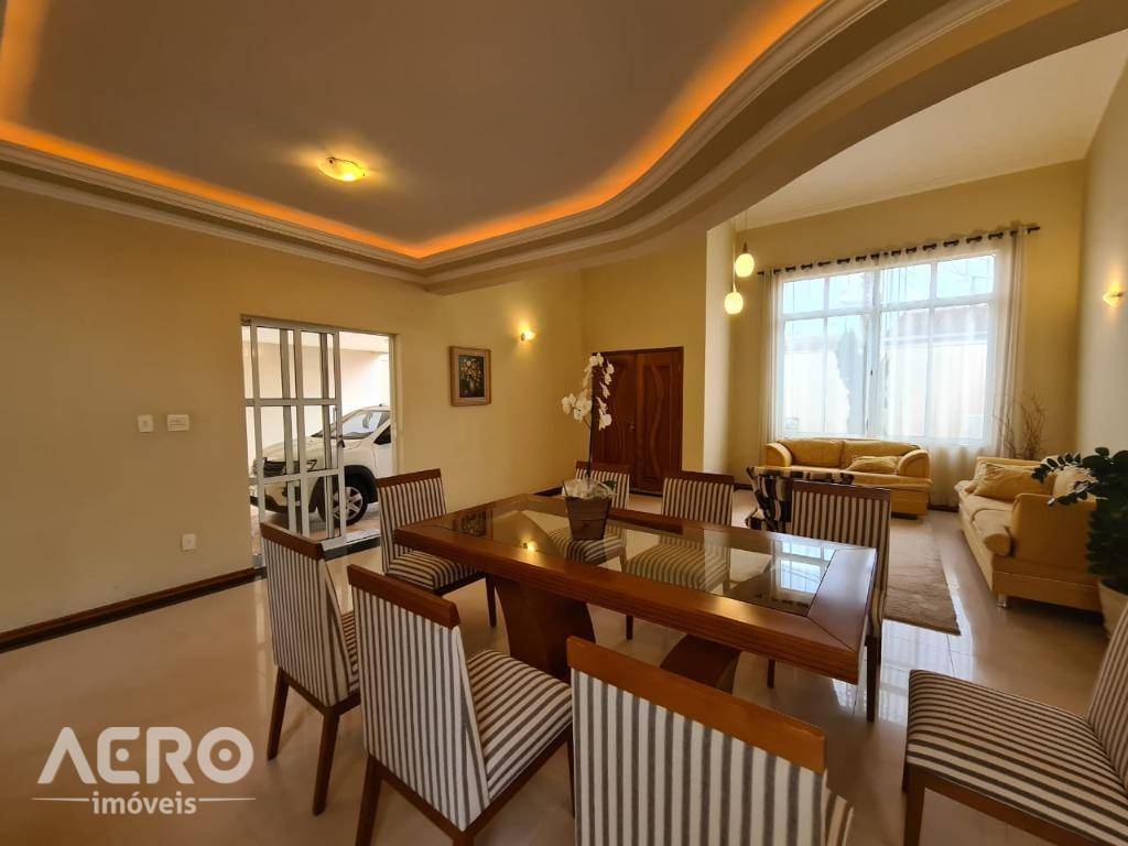 Casa à venda com 3 quartos, 275m² - Foto 18