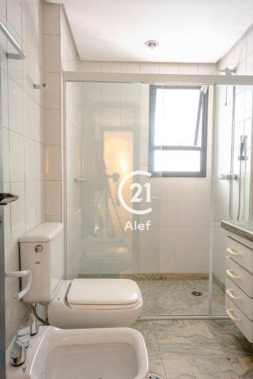 Apartamento para alugar com 4 quartos, 245m² - Foto 46