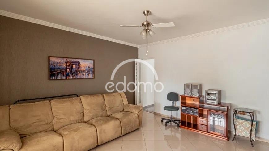 Casa à venda com 2 quartos, 294m² - Foto 2