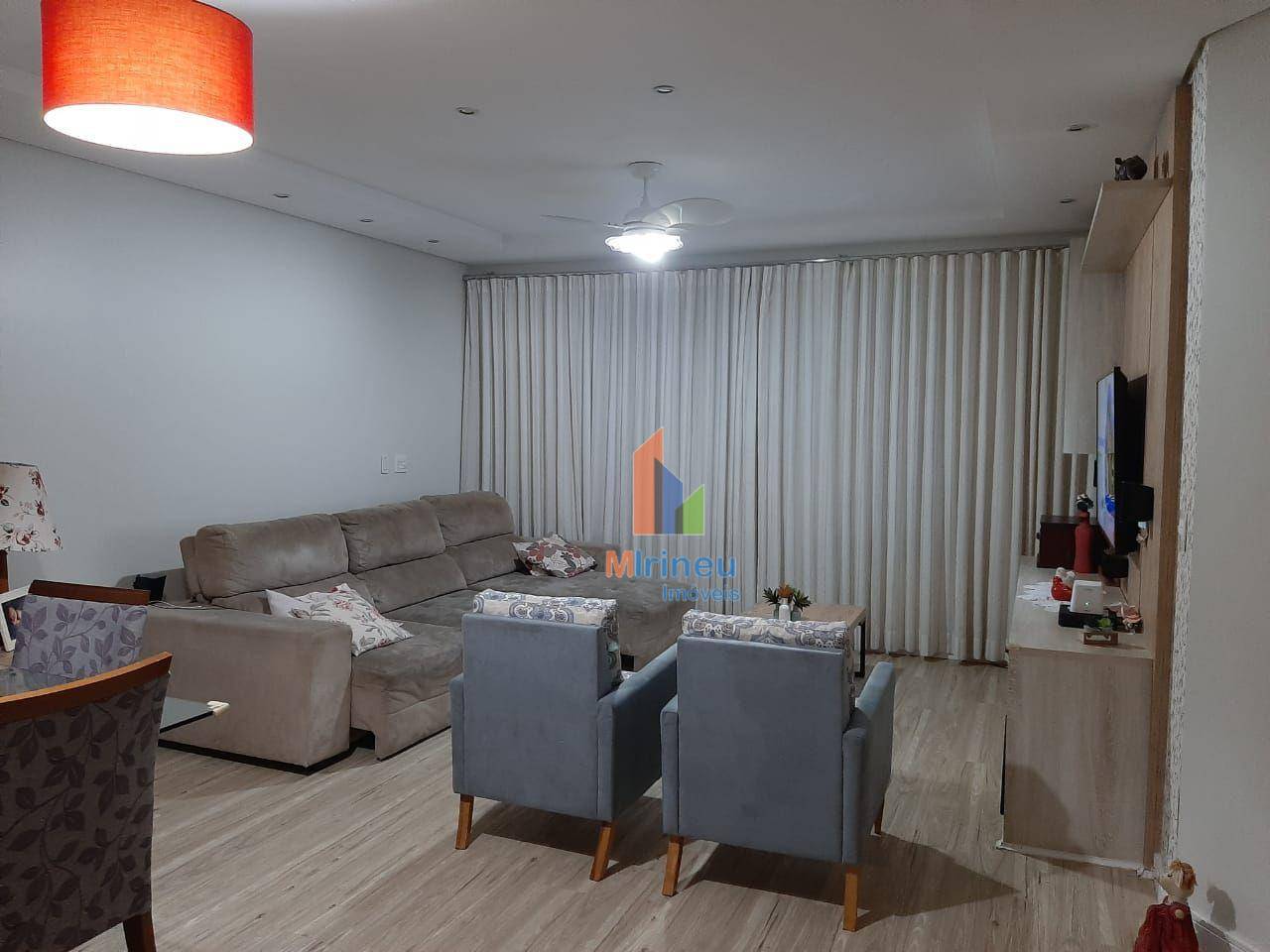 Casa de Condomínio à venda com 3 quartos, 170m² - Foto 1