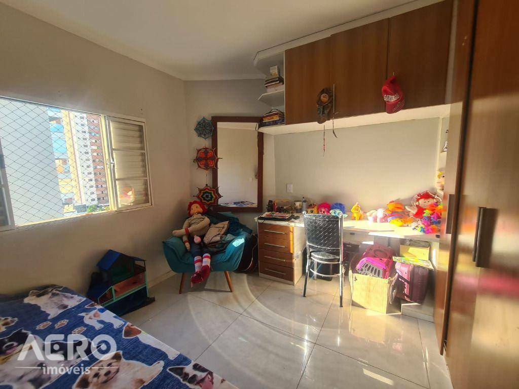 Apartamento à venda com 2 quartos, 72m² - Foto 4