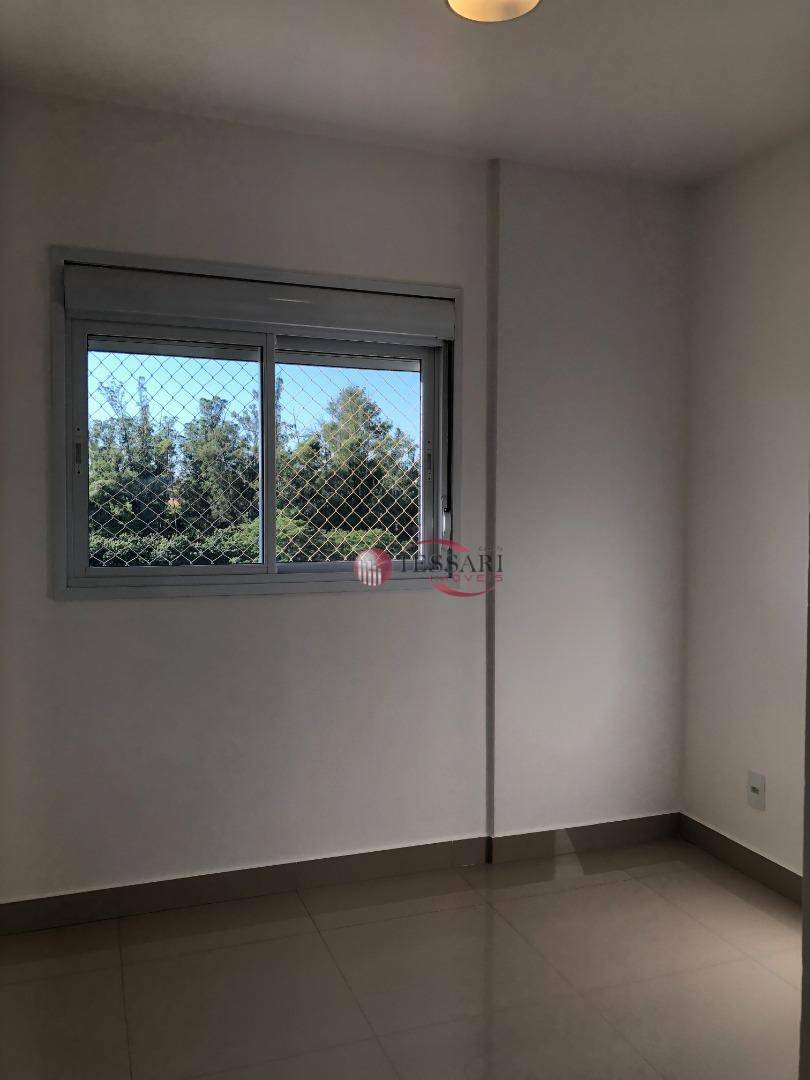 Apartamento para alugar com 3 quartos, 90m² - Foto 17