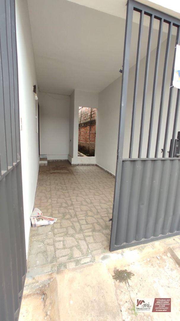 Casa à venda com 2 quartos, 62m² - Foto 2