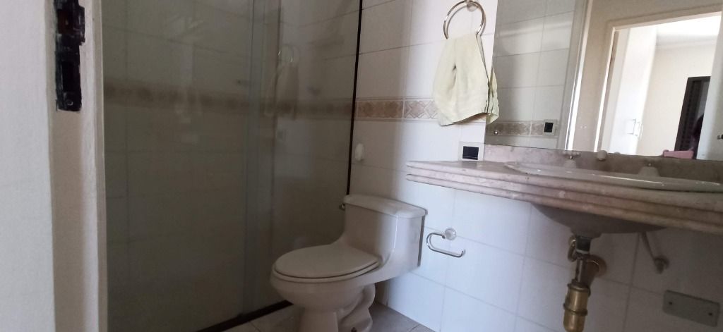 Apartamento para alugar com 3 quartos, 140m² - Foto 25