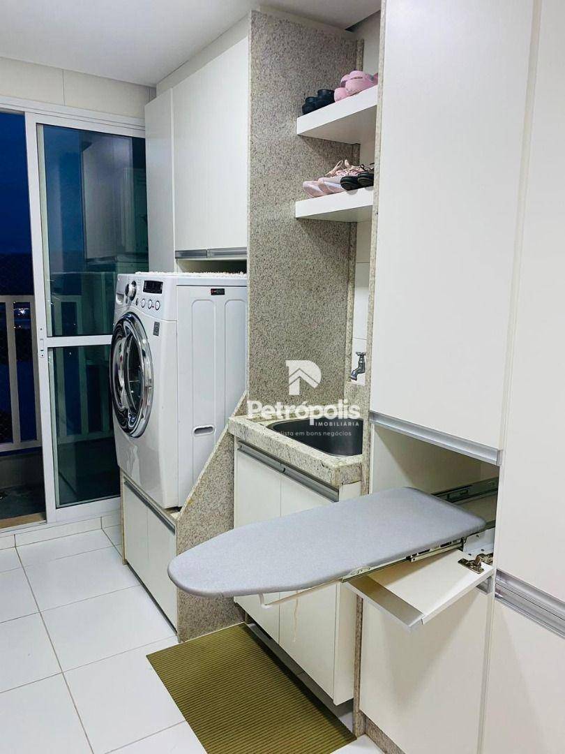 Apartamento à venda com 3 quartos, 264m² - Foto 10