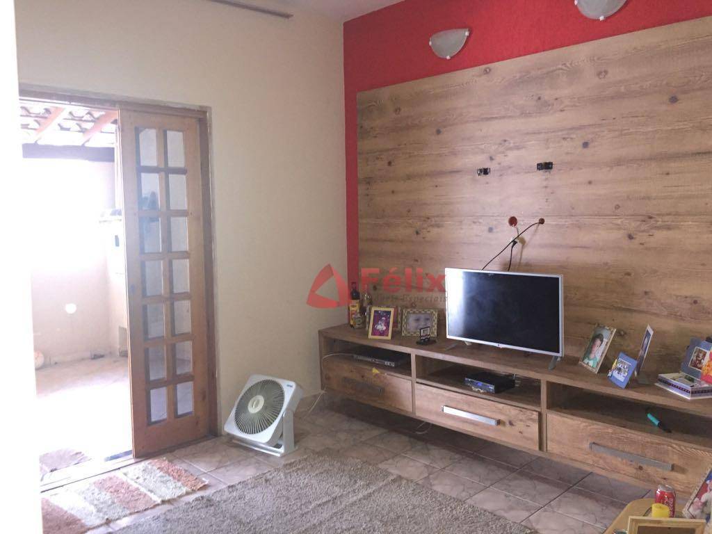 Sobrado à venda com 4 quartos, 250m² - Foto 3