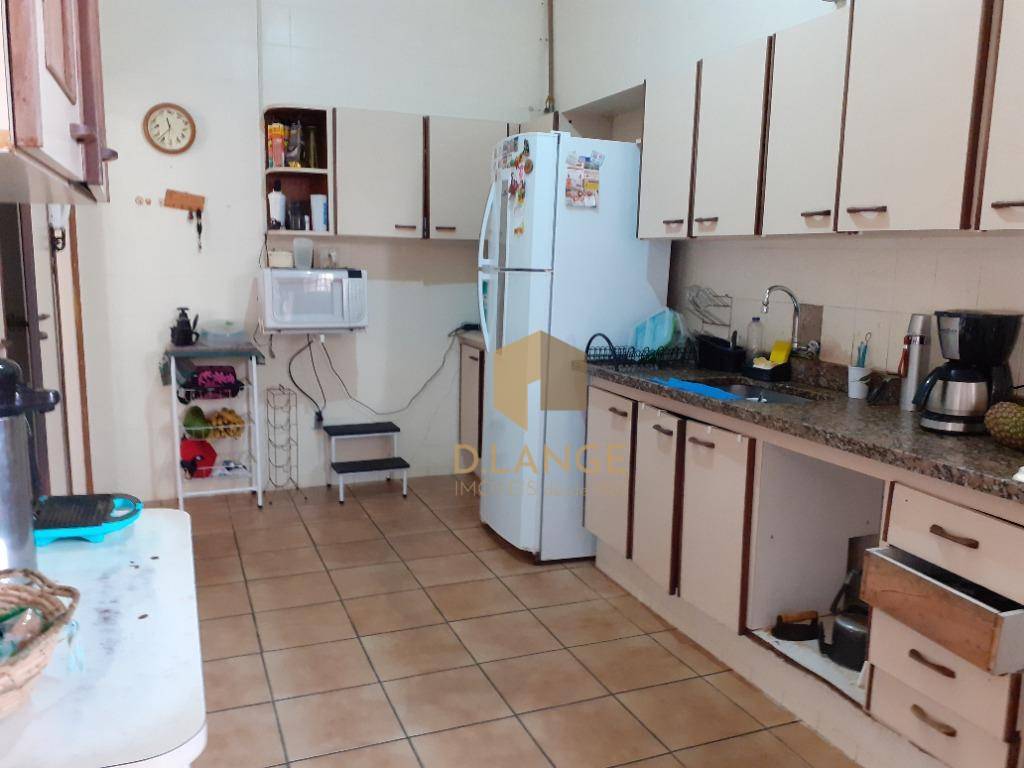 Casa à venda e aluguel com 7 quartos, 300m² - Foto 18