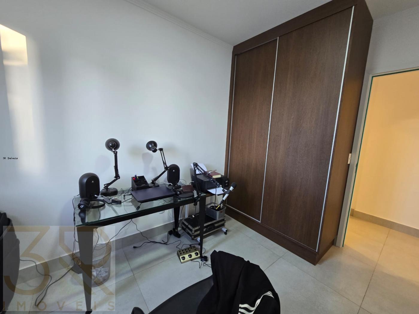 Apartamento à venda com 2 quartos, 60m² - Foto 14