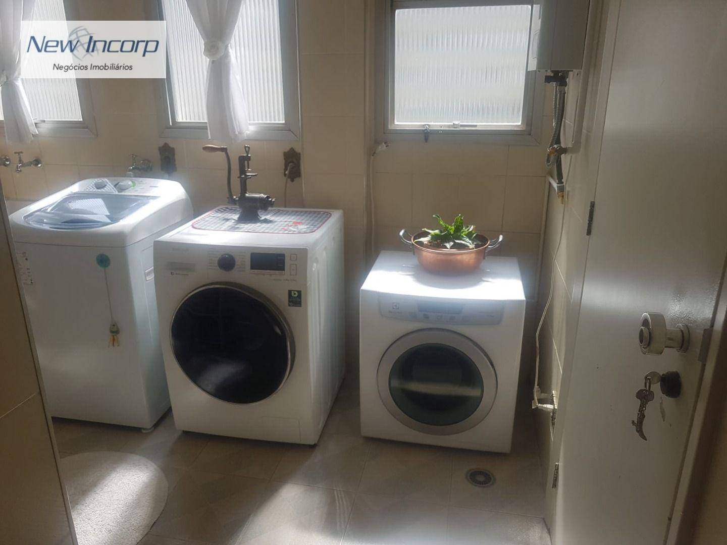 Apartamento à venda com 3 quartos, 198m² - Foto 16