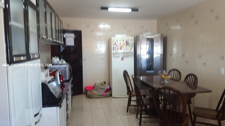 Casa à venda com 4 quartos, 300m² - Foto 13