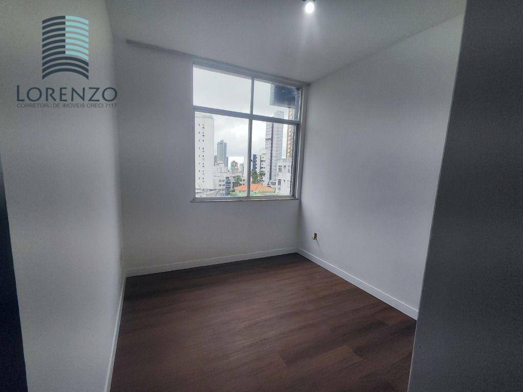 Apartamento para alugar com 3 quartos, 120m² - Foto 12