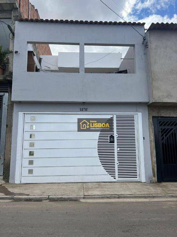 Sobrado à venda com 3 quartos, 120m² - Foto 1