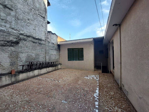 Sobrado à venda com 6 quartos, 240m² - Foto 2