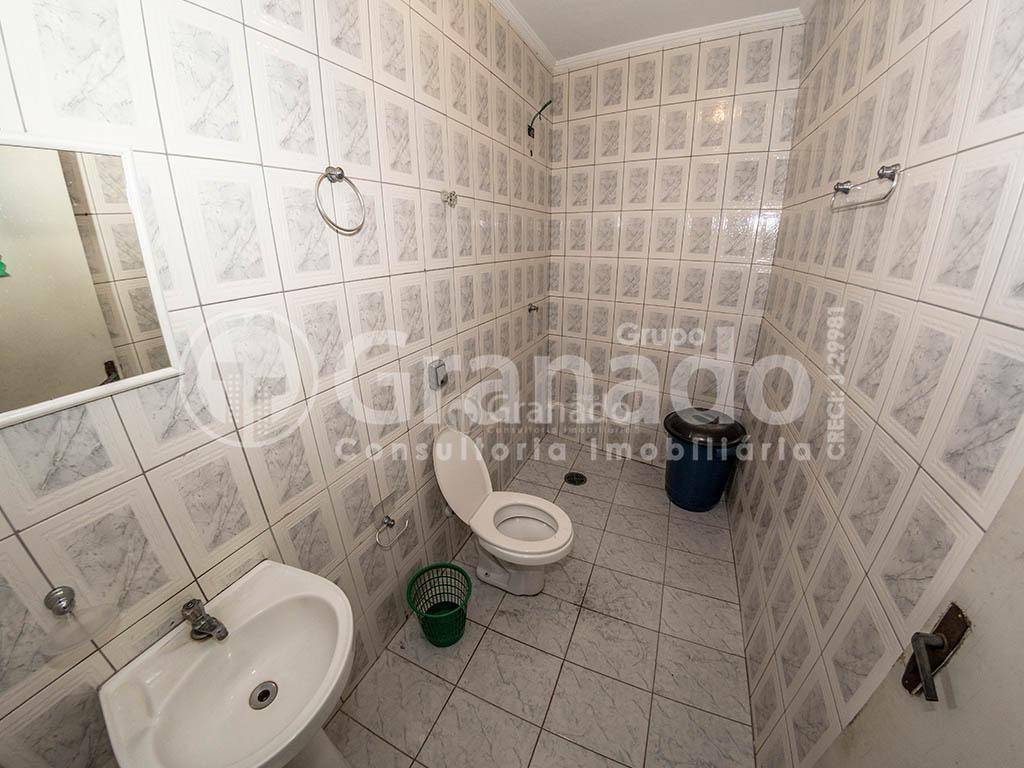 Casa à venda com 2 quartos, 300m² - Foto 13